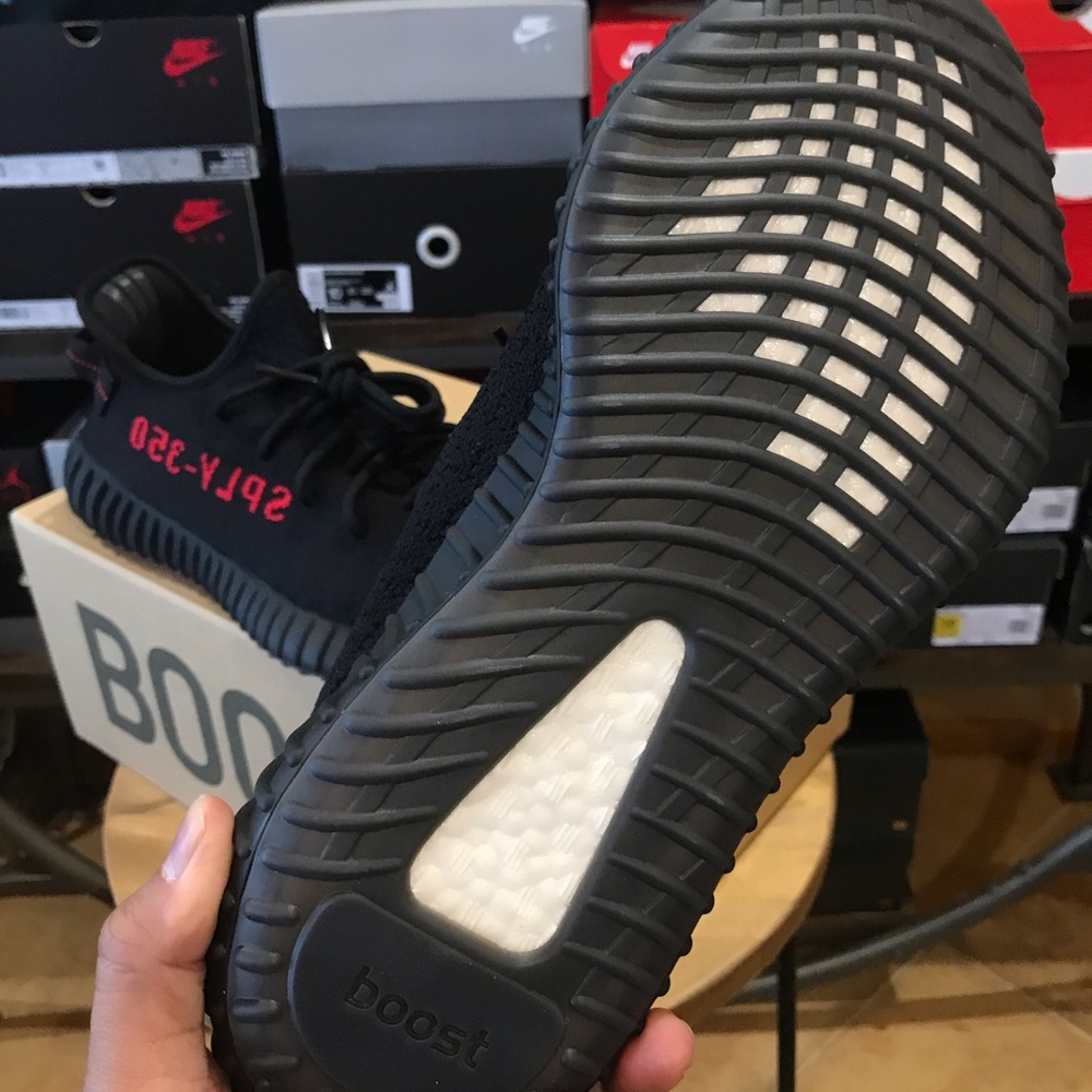 🚨 SOLD ‼️ Adidas Yeezy Boost 350 V2 BLACK RED(BRED) Men’s size 10 - Picture 3 of 8